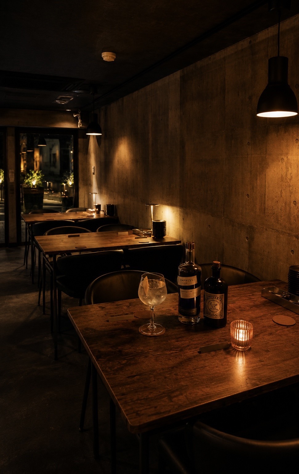 MERCER TABLE 店内 — 名古屋大須のNYダウンタウンスタイル ダイニング